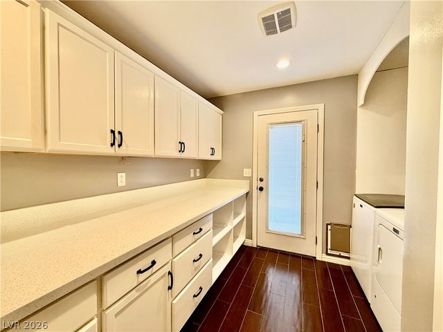6800 Fruit Flower Avenue, Las Vegas, NV 89130