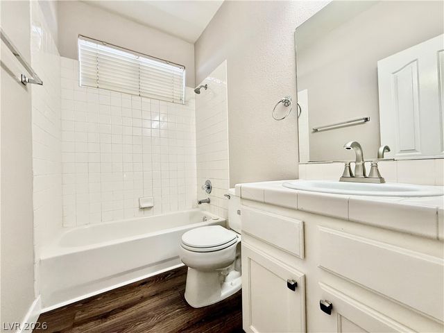 6800 Fruit Flower Avenue, Las Vegas, NV 89130
