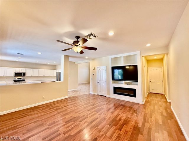 6800 Fruit Flower Avenue, Las Vegas, NV 89130