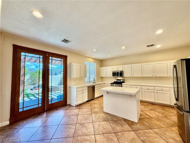 6800 Fruit Flower Avenue, Las Vegas, NV 89130
