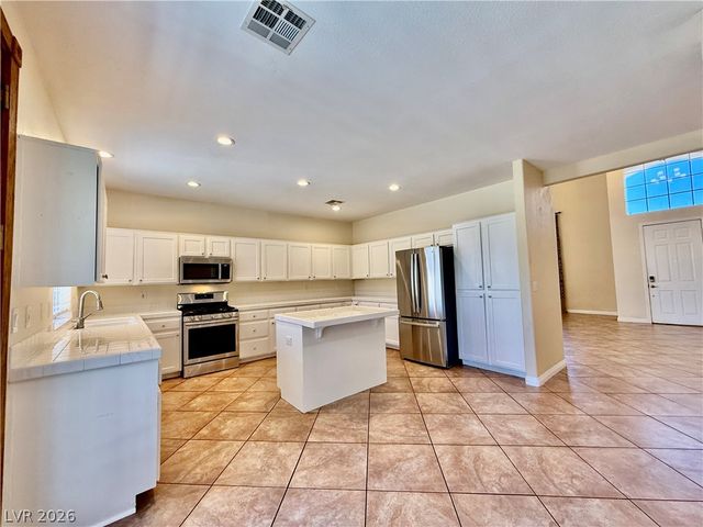 6800 Fruit Flower Avenue, Las Vegas, NV 89130