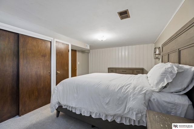 501 Skyway Road, Lincoln, NE 68505