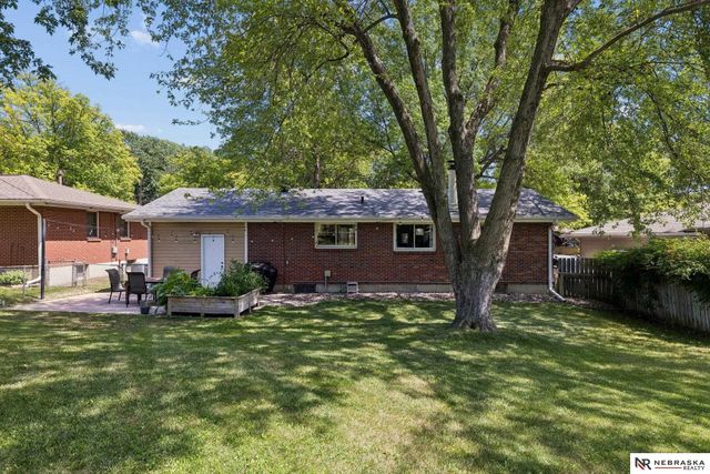 501 Skyway Road, Lincoln, NE 68505