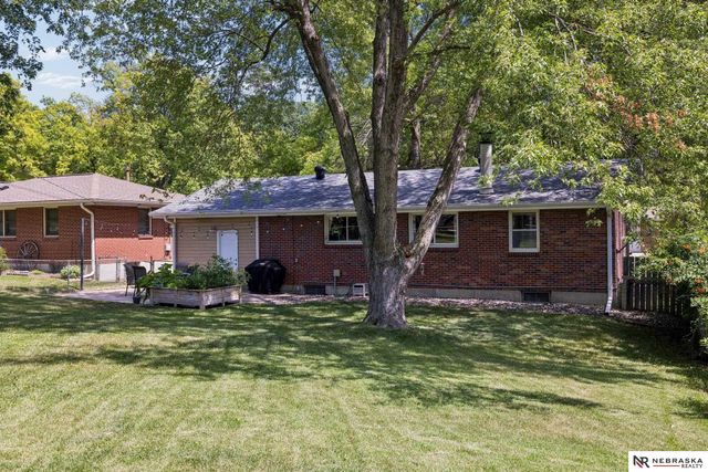 501 Skyway Road, Lincoln, NE 68505