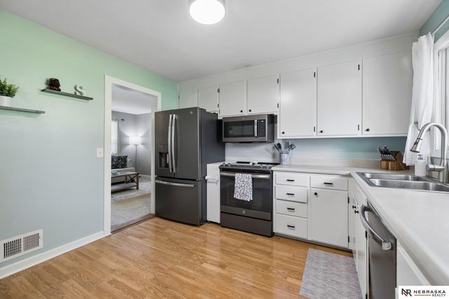 501 Skyway Road, Lincoln, NE 68505