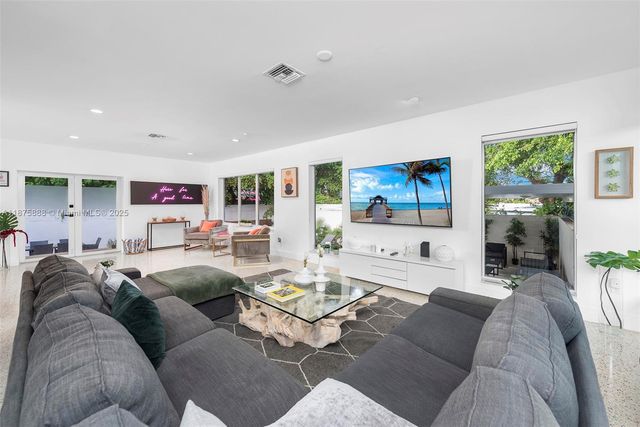 1019 NE 87th St, Miami, FL 33138