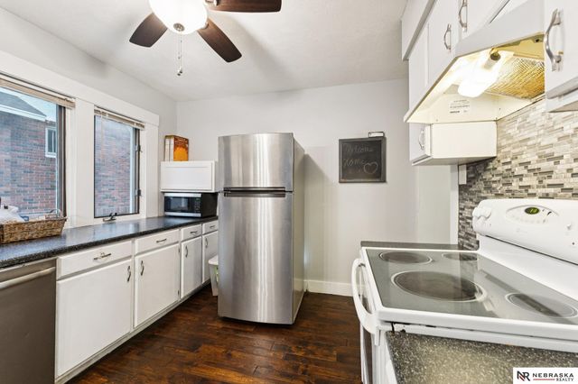 2134 S 35th Street, Omaha, NE 68105
