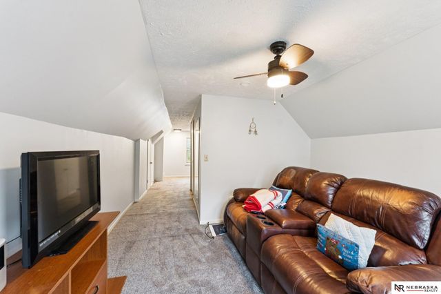 2134 S 35th Street, Omaha, NE 68105