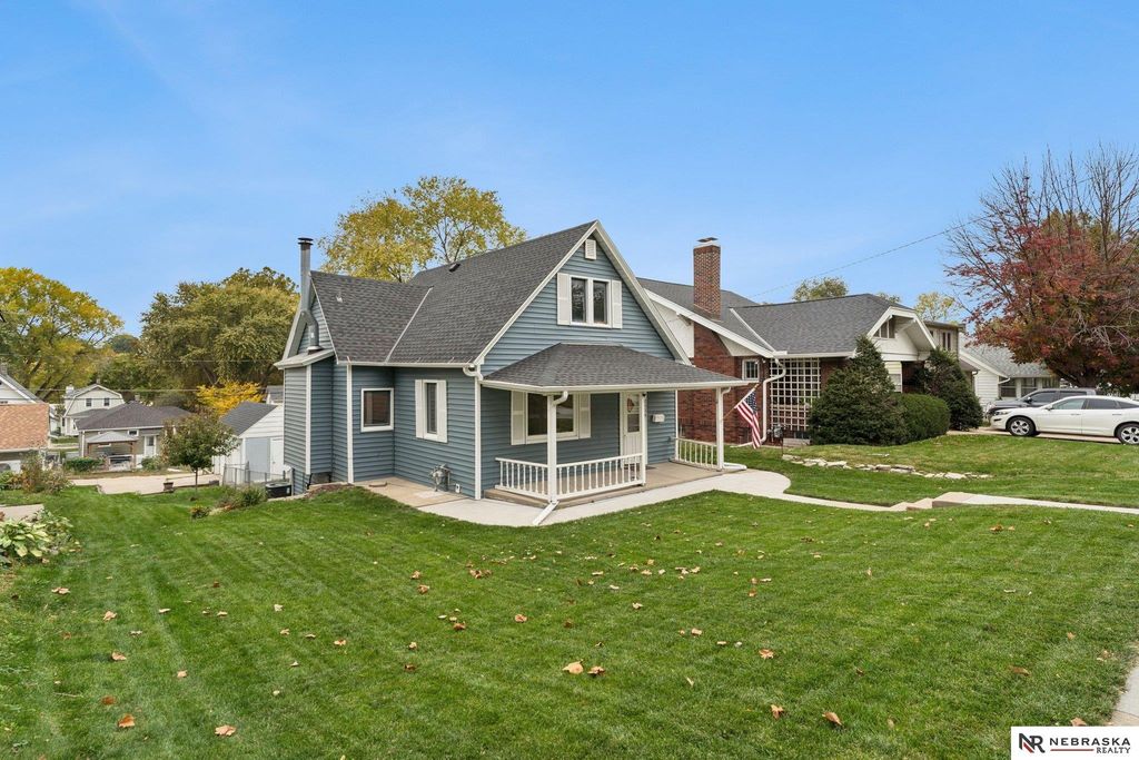 2134 S 35th Street, Omaha, NE 68105