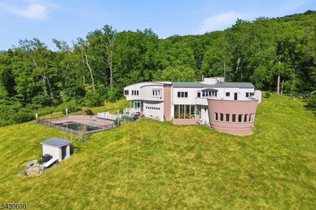 151 Bellvale Lakes Rd, Other Orange County, NY 10990