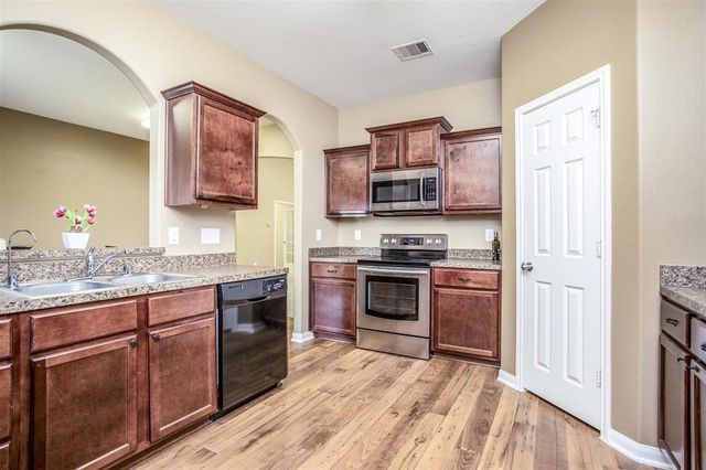 5607 Straight Way, Houston, TX 77339