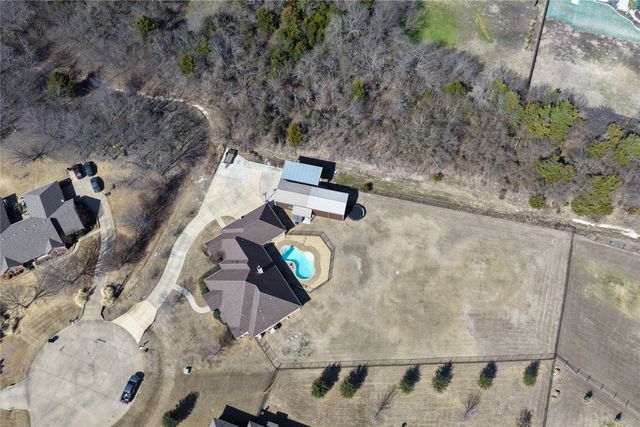 210 Walker Court N, Waxahachie, TX 75167