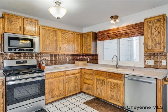 1554 HENRY DR, Laramie, WY 82072