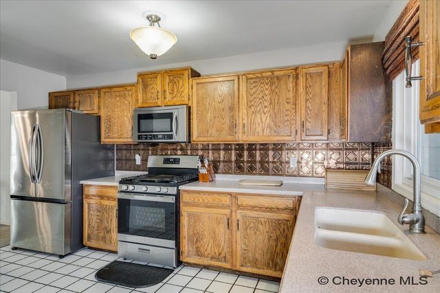 1554 HENRY DR, Laramie, WY 82072