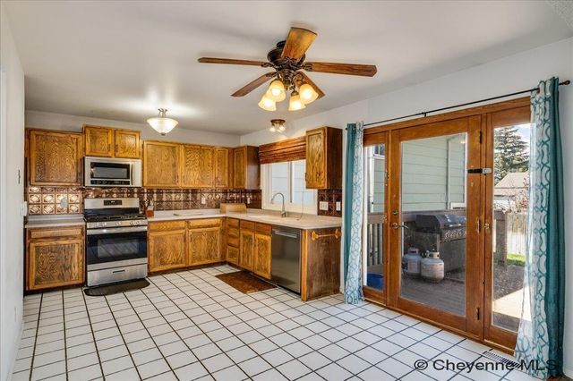 1554 HENRY DR, Laramie, WY 82072