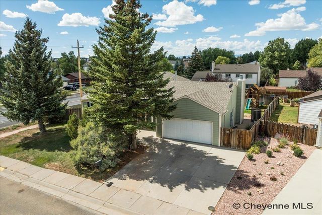 1554 HENRY DR, Laramie, WY 82072