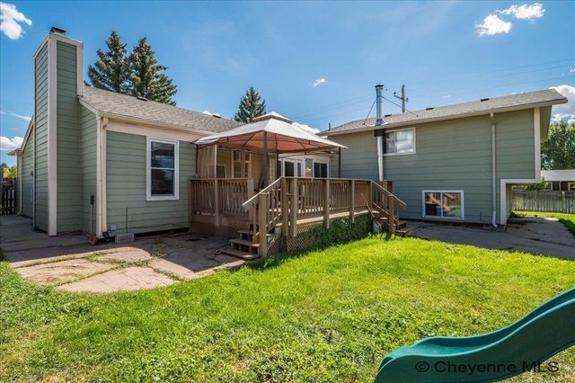 1554 HENRY DR, Laramie, WY 82072