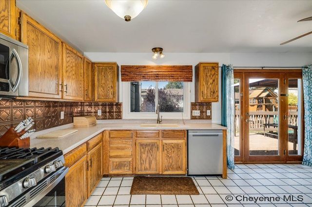 1554 HENRY DR, Laramie, WY 82072