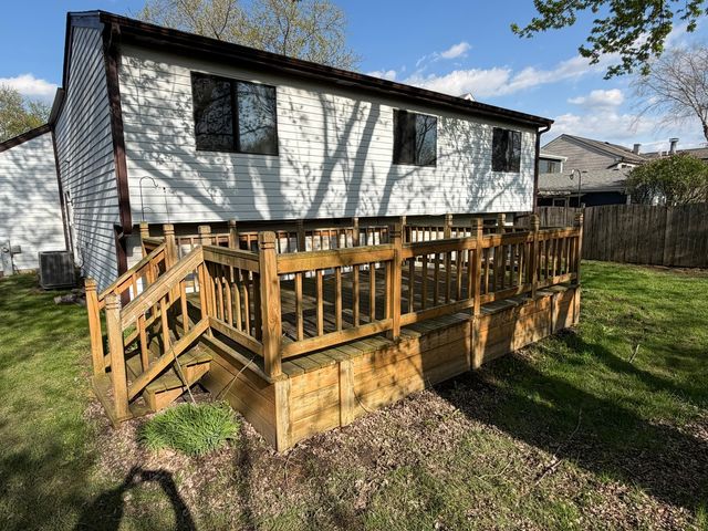208 Albert Drive, Vernon Hills, IL 60061