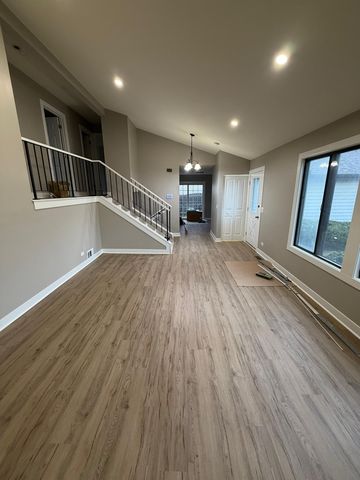 208 Albert Drive, Vernon Hills, IL 60061
