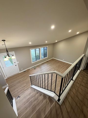 208 Albert Drive, Vernon Hills, IL 60061