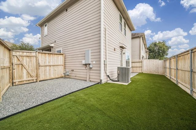 4719 Glen Isle Drive, Houston, TX 77009