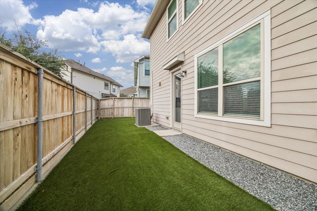 4719 Glen Isle Drive, Houston, TX 77009