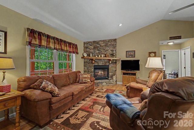 2916 Blanton Branch Road, Sylva, NC 28779