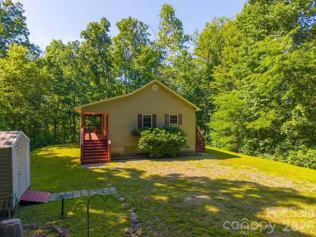 2916 Blanton Branch Road, Sylva, NC 28779