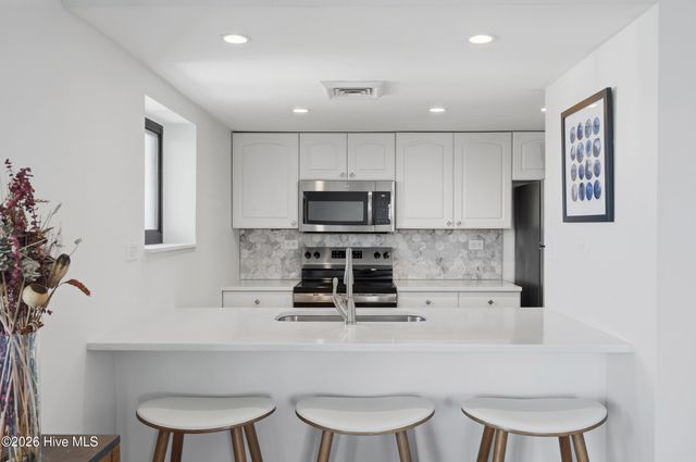 322 Causeway Drive Ste 401, Wrightsville Beach, NC 28480