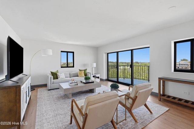 322 Causeway Drive Ste 401, Wrightsville Beach, NC 28480