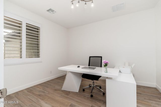 18542 W SELDON Lane, Waddell, AZ 85355