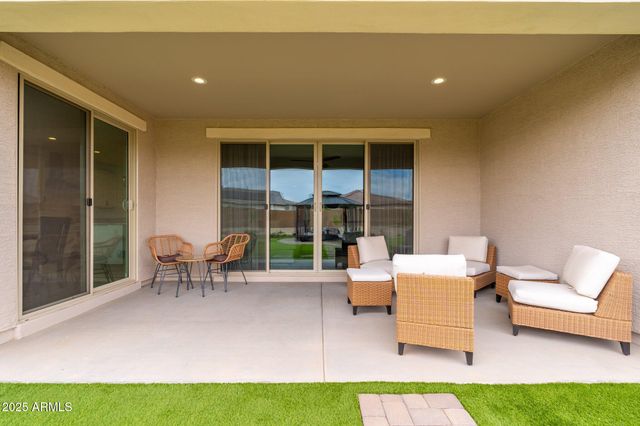 18542 W SELDON Lane, Waddell, AZ 85355