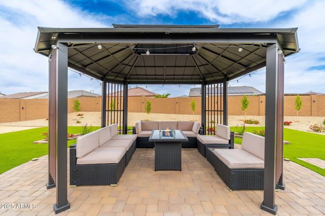 18542 W SELDON Lane, Waddell, AZ 85355