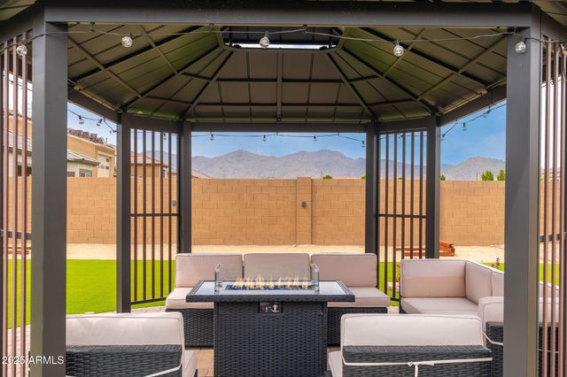 18542 W SELDON Lane, Waddell, AZ 85355