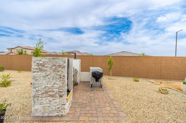 18542 W SELDON Lane, Waddell, AZ 85355