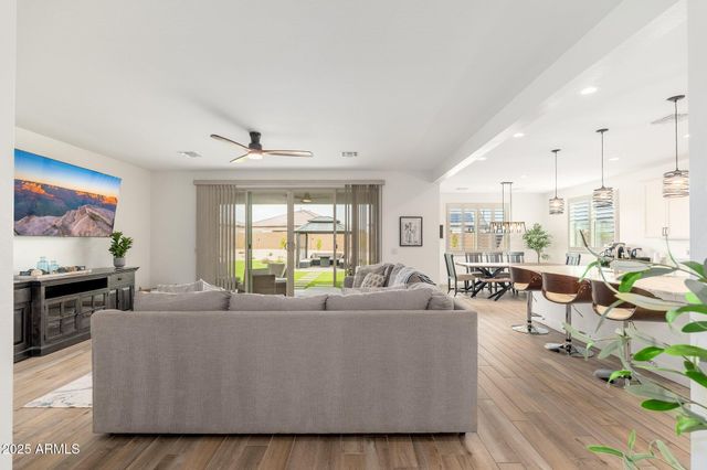 18542 W SELDON Lane, Waddell, AZ 85355