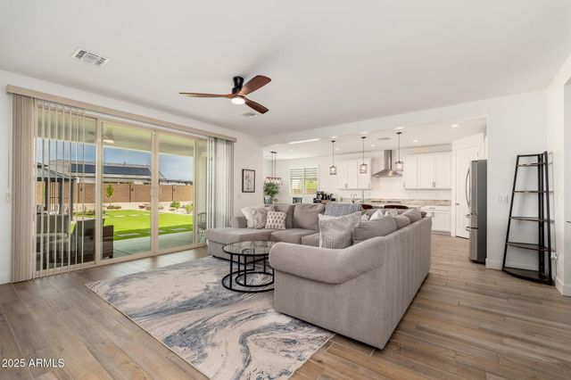 18542 W SELDON Lane, Waddell, AZ 85355