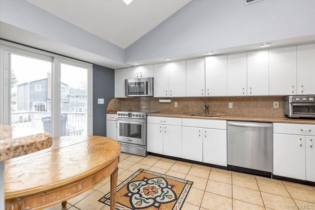 2489 Aron Drive W, Seaford, NY 11783