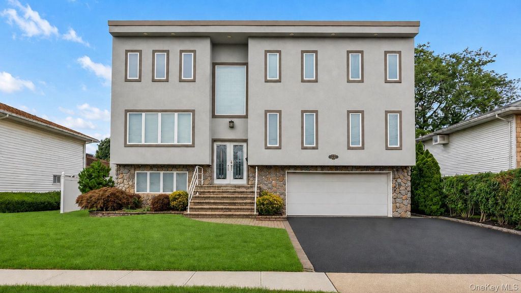 2489 Aron Drive W, Seaford, NY 11783 — photo 2
