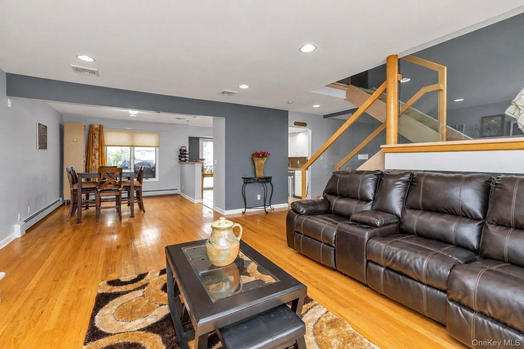 2489 Aron Drive W, Seaford, NY 11783 — photo 3