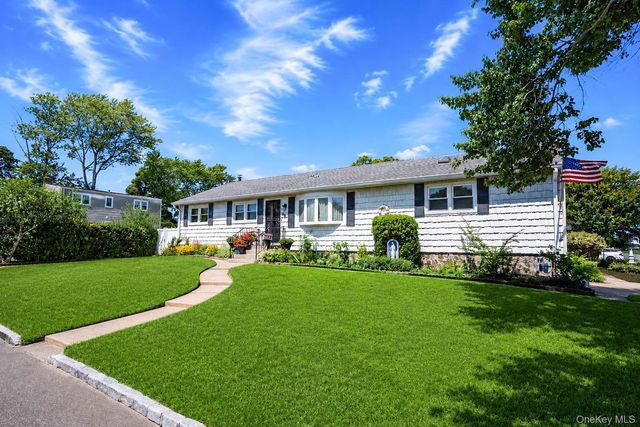 266 Albert Street, Lindenhurst, NY 11757