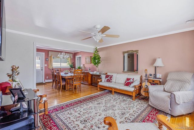 266 Albert Street, Lindenhurst, NY 11757