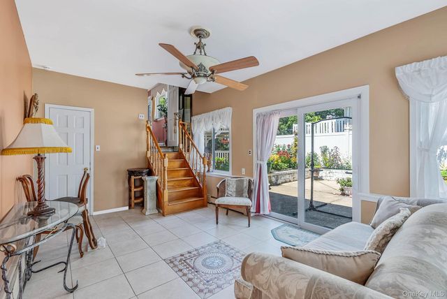 266 Albert Street, Lindenhurst, NY 11757