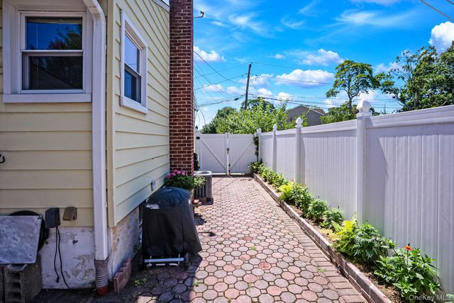 266 Albert Street, Lindenhurst, NY 11757