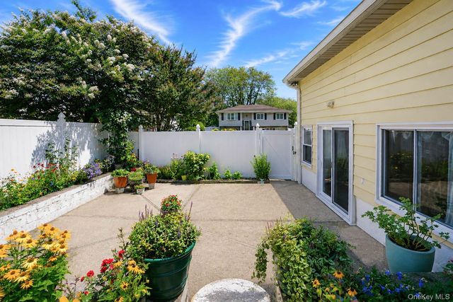 266 Albert Street, Lindenhurst, NY 11757