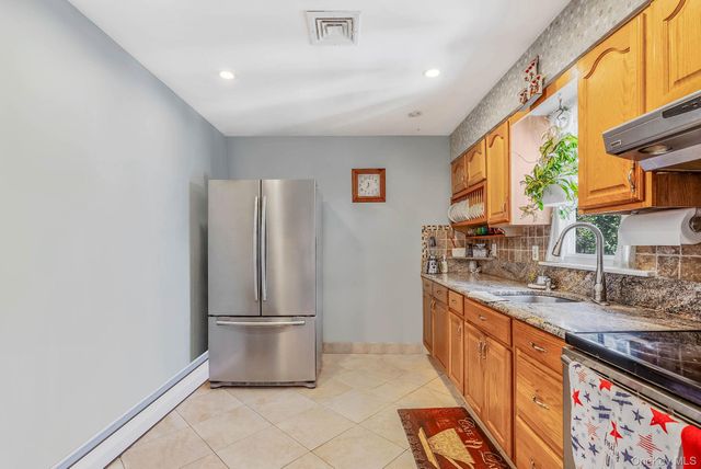 266 Albert Street, Lindenhurst, NY 11757