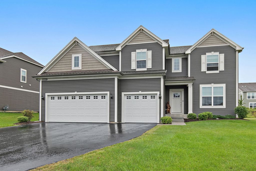 1119 Glengary Circle, Crystal Lake, IL 60012