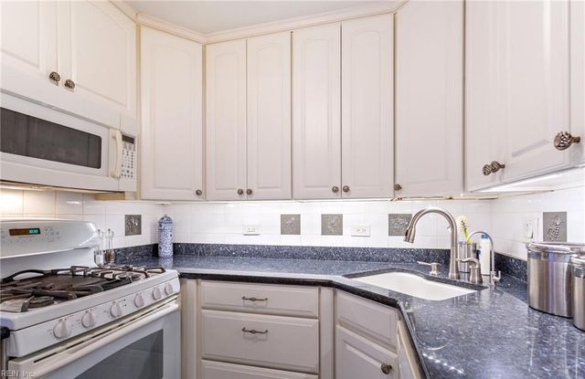 7320 Glenroie Ave Apt 4G, Norfolk, VA 23505