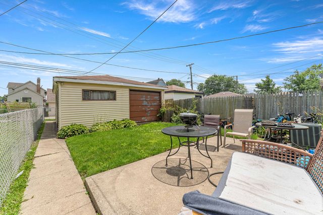 9043 S Carpenter Street, Chicago, IL 60620